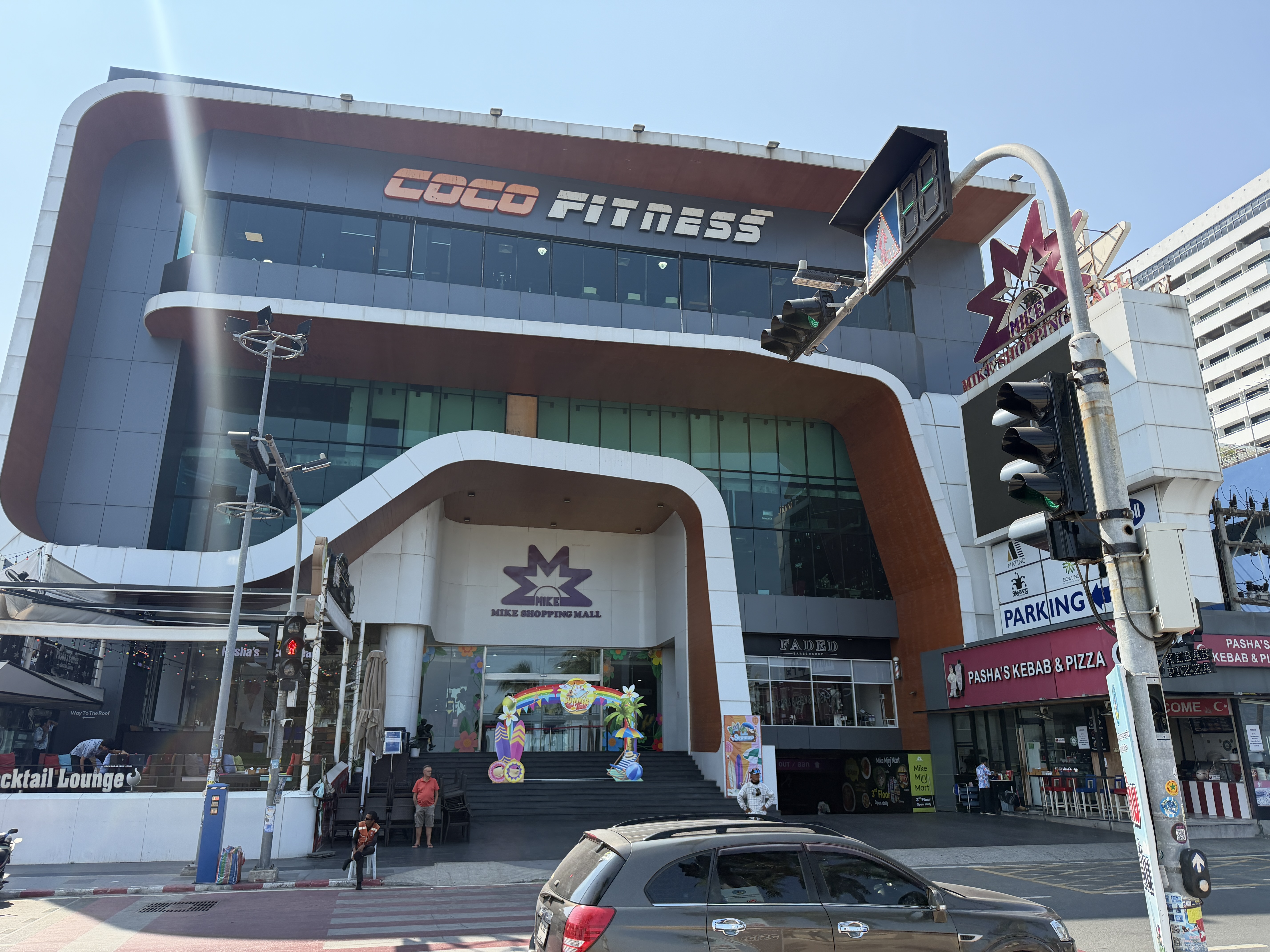 Gyms, Golf & Padel in Pattaya — Sports & Fitness Guide 2026